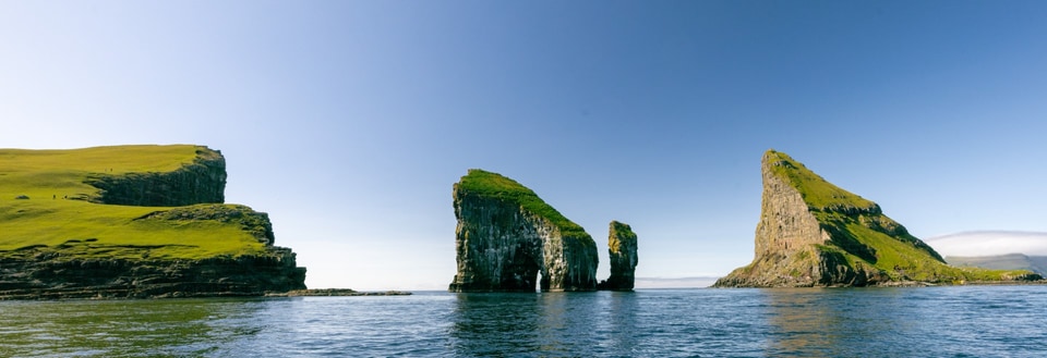 Faroe Islands photo: drangarnir with tindolmurlarge